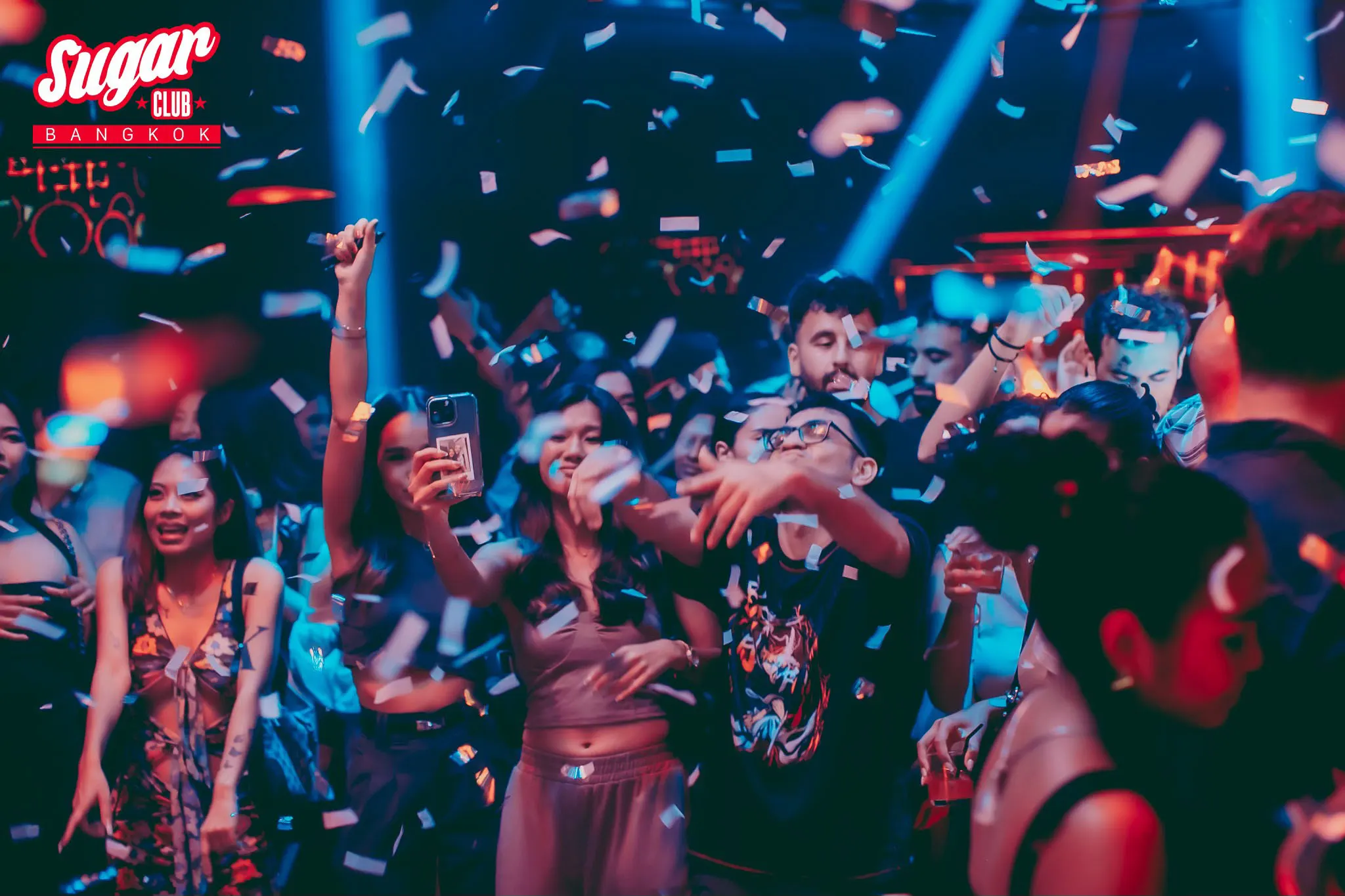 Sugar_Bangkok_4_crowd_dancefloor_1