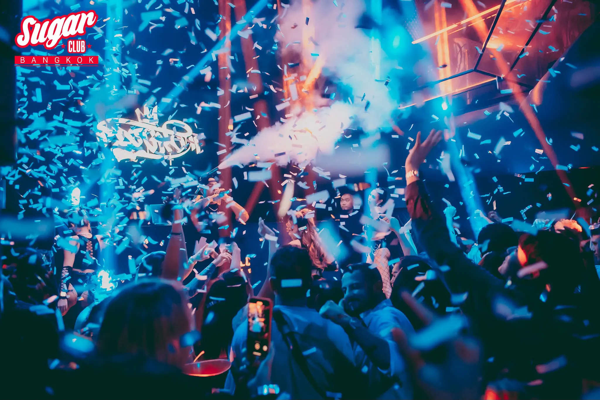 Sugar_Bangkok_5_crowd_dancefloor_2