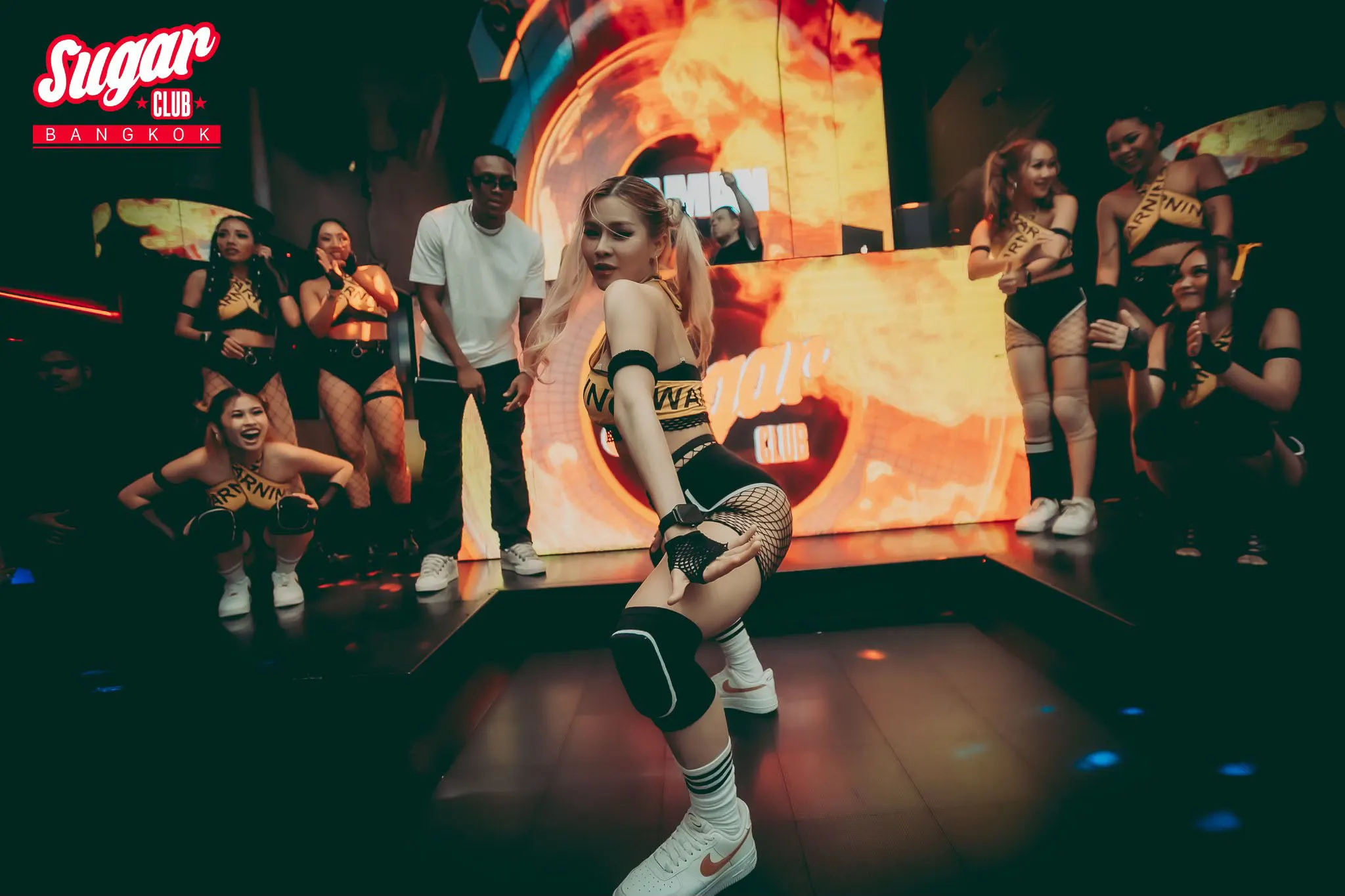 Sugar_Bangkok_6_dancer_2