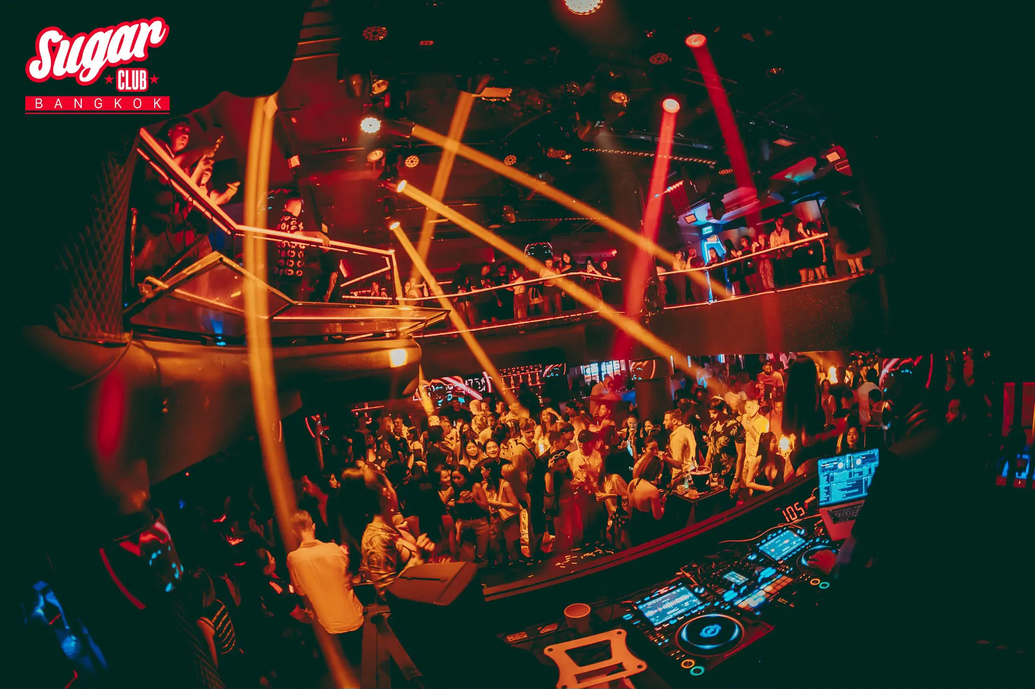Sugar_Bangkok_8_dj_crowd